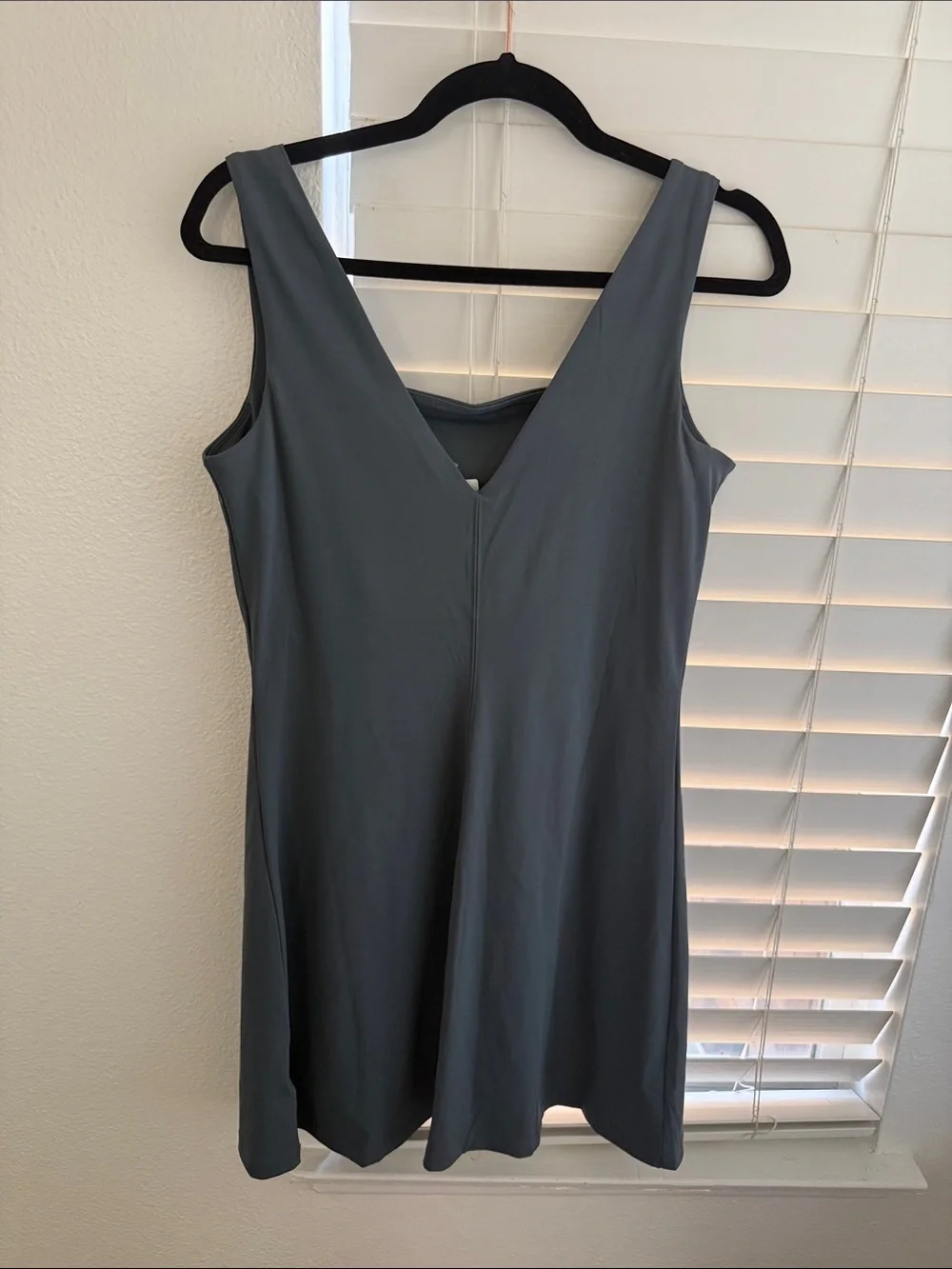 TravisMathew Moveknit Afterglow Dress (Dark Slate) – Size M - Picture 4 of 8